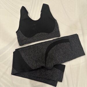 Chloe Ting’s Black and Gray Sports Bra and Leggings Set